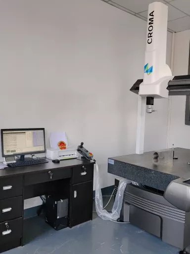 Three coordinate detector