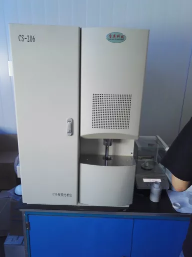 Carbon and sulfur detector